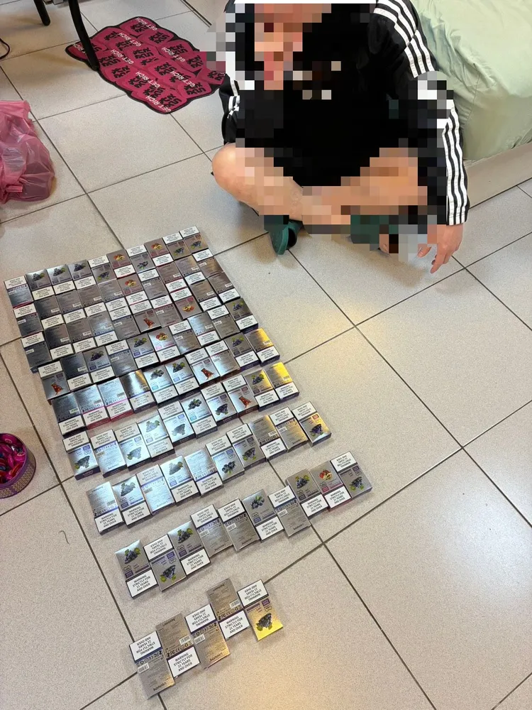 警方還查扣大批菸彈。民眾提供