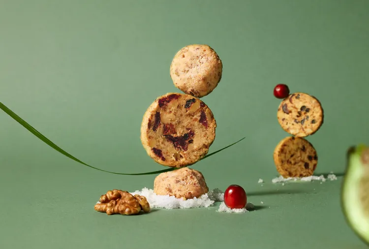 「什錦水果餅乾」及「胡桃酥球」為Aunt Stella 詩特莉冬季禮盒限定口味。業者提供