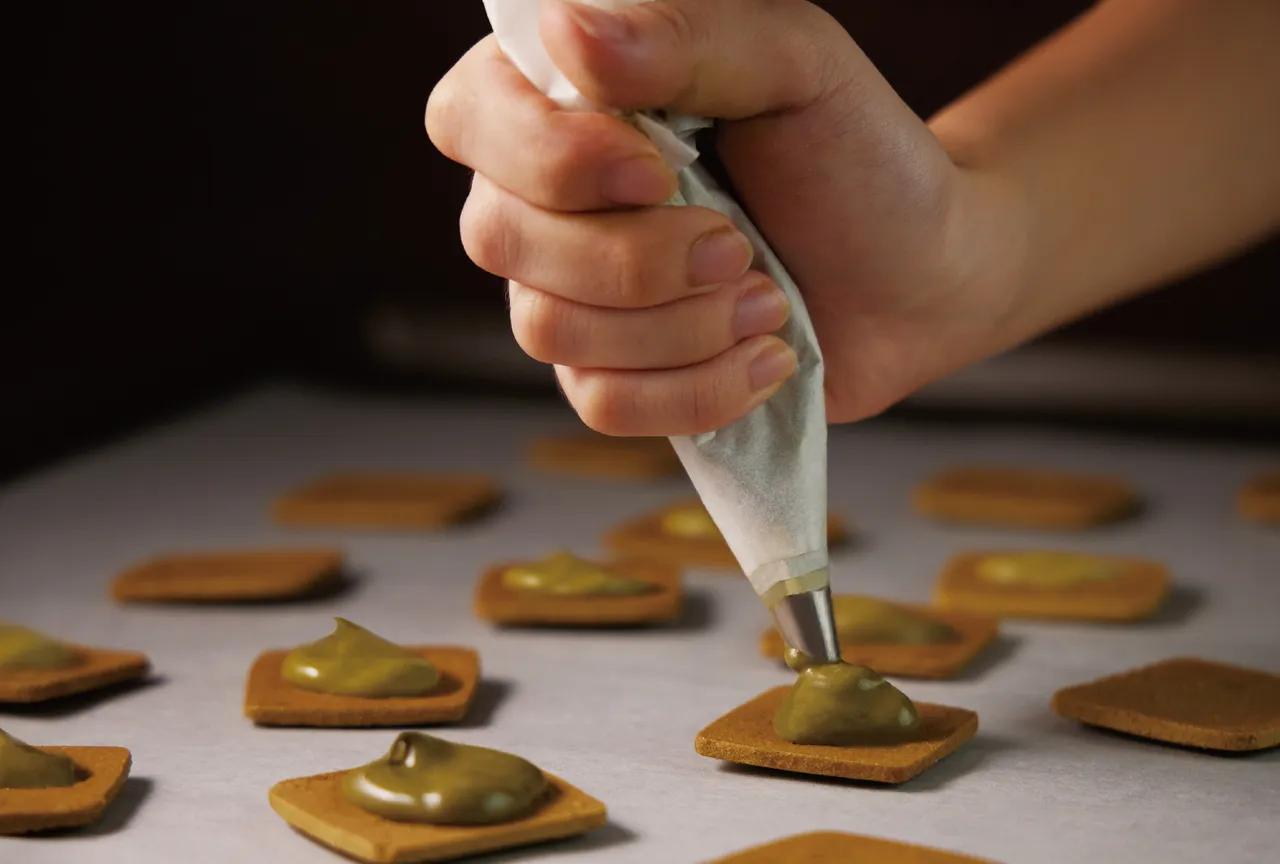 「茉莉茶香奶霜夹心」为Aunt Stella 诗特莉冬季礼盒限定口味。业者提供