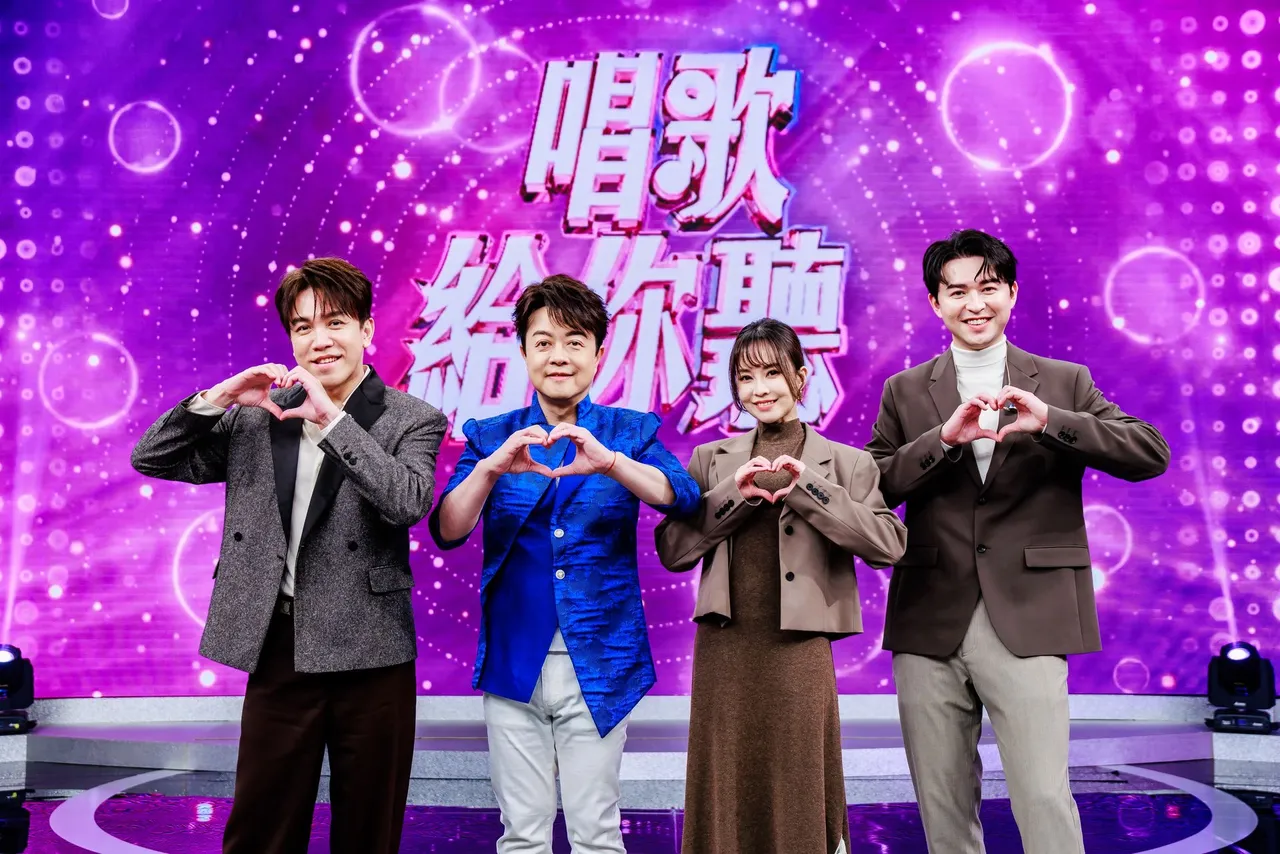 翁立友改编《我问天》歌词笑翻众人。中天提供