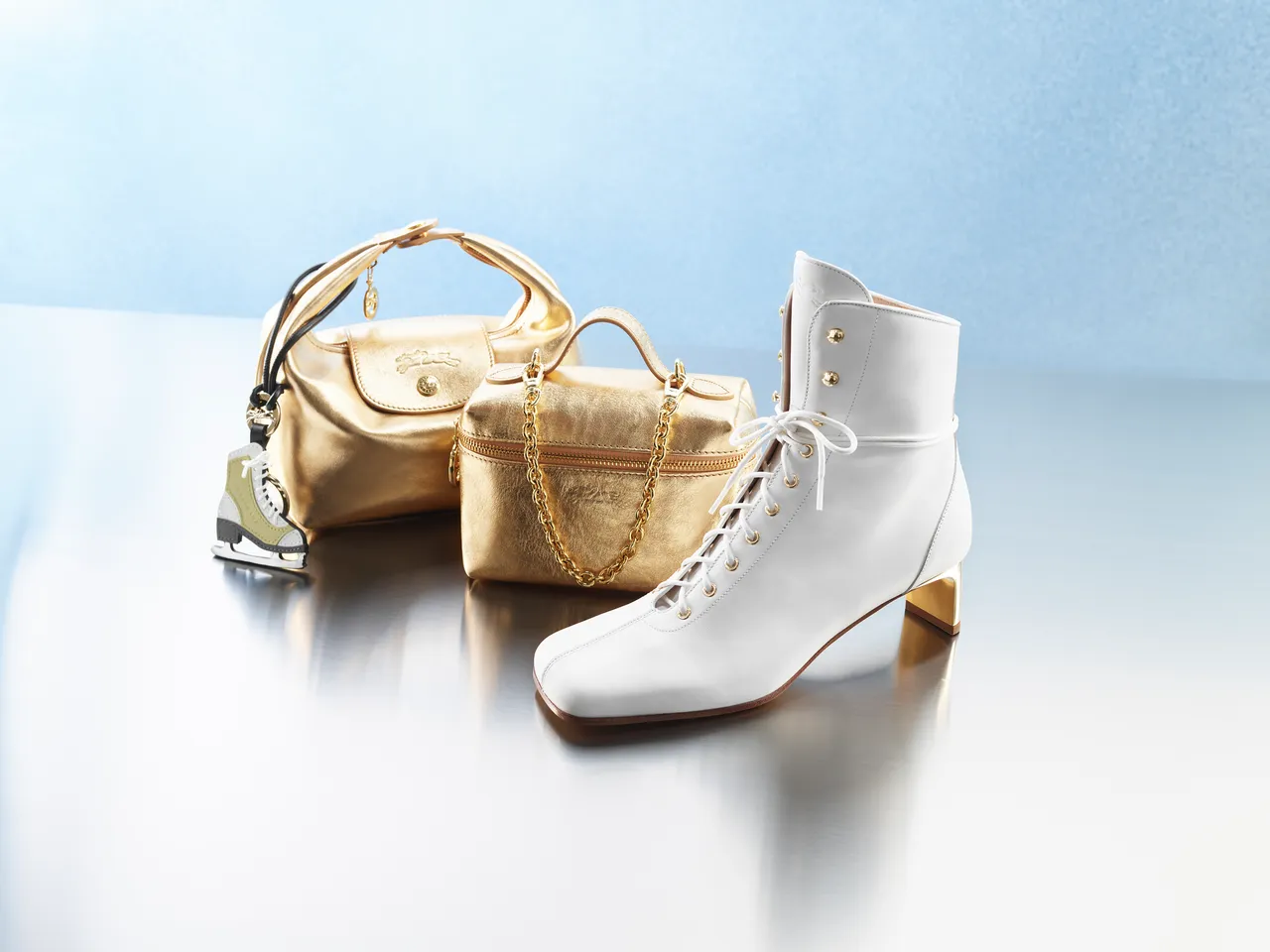 全新一季除了將浪漫滑冰氛圍化為摩登伸展台。品牌提供