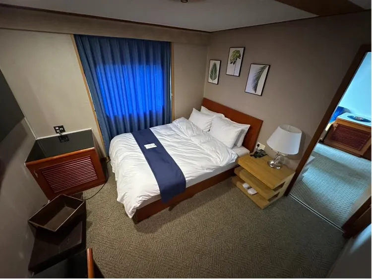 八重山丸渡輪內裝。華岡集團