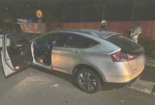 台中男与妻吵架当街砸车泄愤　她被玻璃刺伤却选择不提告