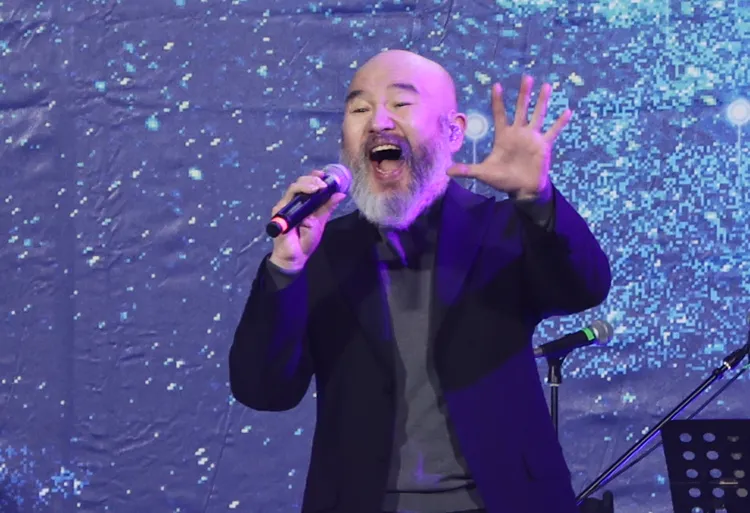 辛龙消失5年后，首度为春酒演出。庄宗达摄