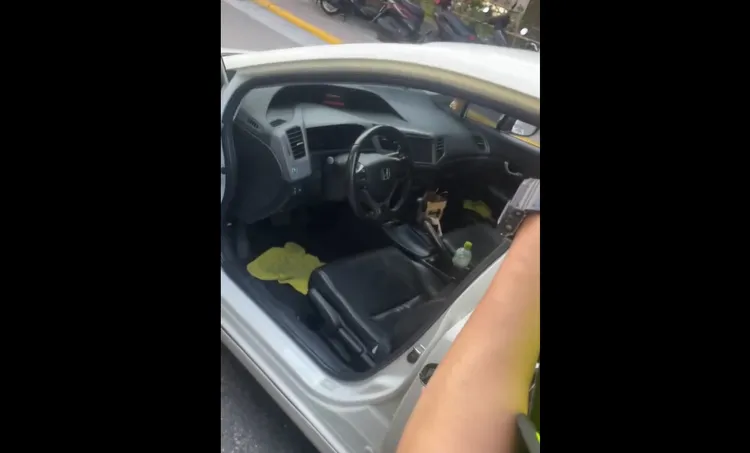 警方发现车内有大量现金因此搜车。翻摄ming__0709_