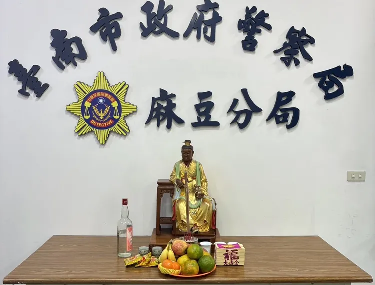 卯兔星君是國寶木雕大師陳啟村27年前作品，也是全台唯一一尊，市價約600萬元。資料照