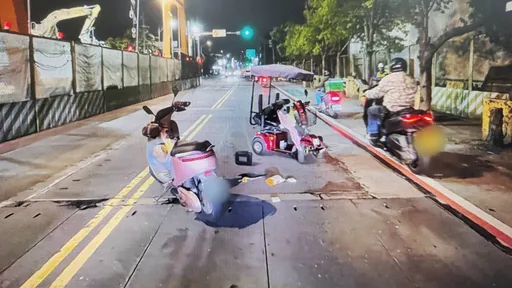 电动代步车突失控偏移　后方机车闪不过冲撞酿1伤