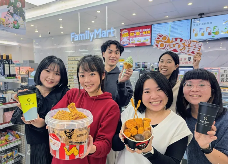 配合跨年歡聚的大份量需求，推出現烤點心、炸物桶等優惠。全家提供