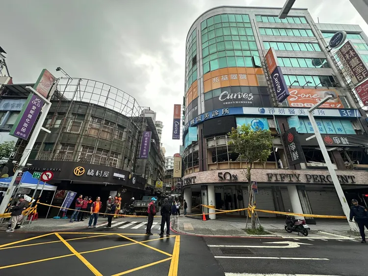 氣爆發生在板橋府中商圈，警消獲報後已調派人車前往。翻攝黃淑君臉書