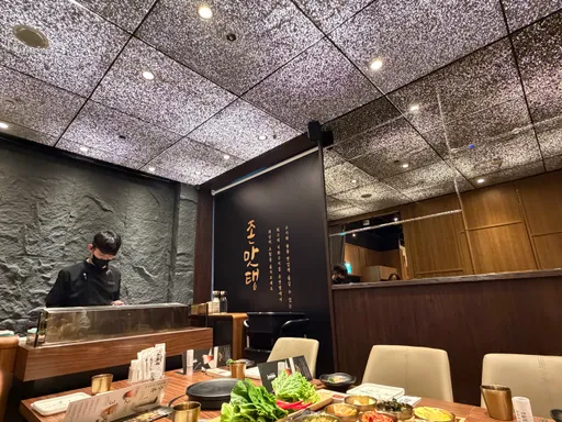 北市信义区餐厅跨年全满　韩式烧肉最新「星空包厢」曝光