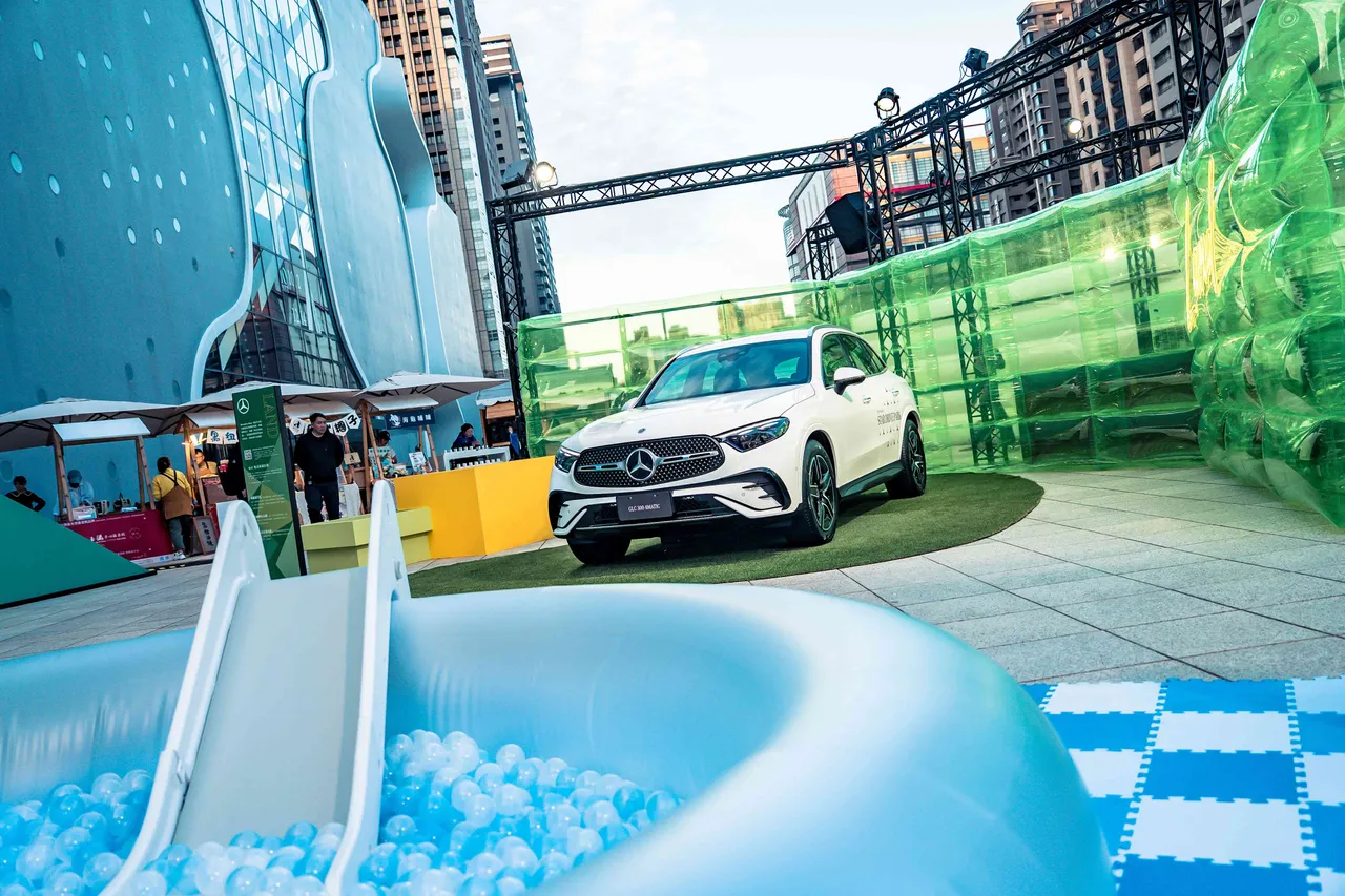 三大主题区域以多元互动装置与体验关卡，带领消费者认识Mercedes-Benz的创新科技。业者提供