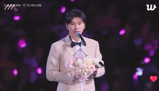 AAA｜李伊庚卷桃色纠纷得奖呛声「一定抓到妳」！致谢独缺刘在锡惹议