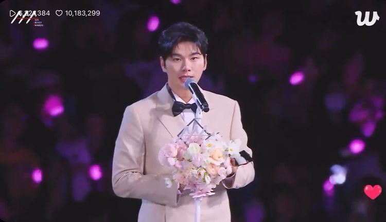 AAA|李伊庚捲桃色糾紛得獎嗆聲「一定抓到妳」!致謝獨缺劉在錫惹議