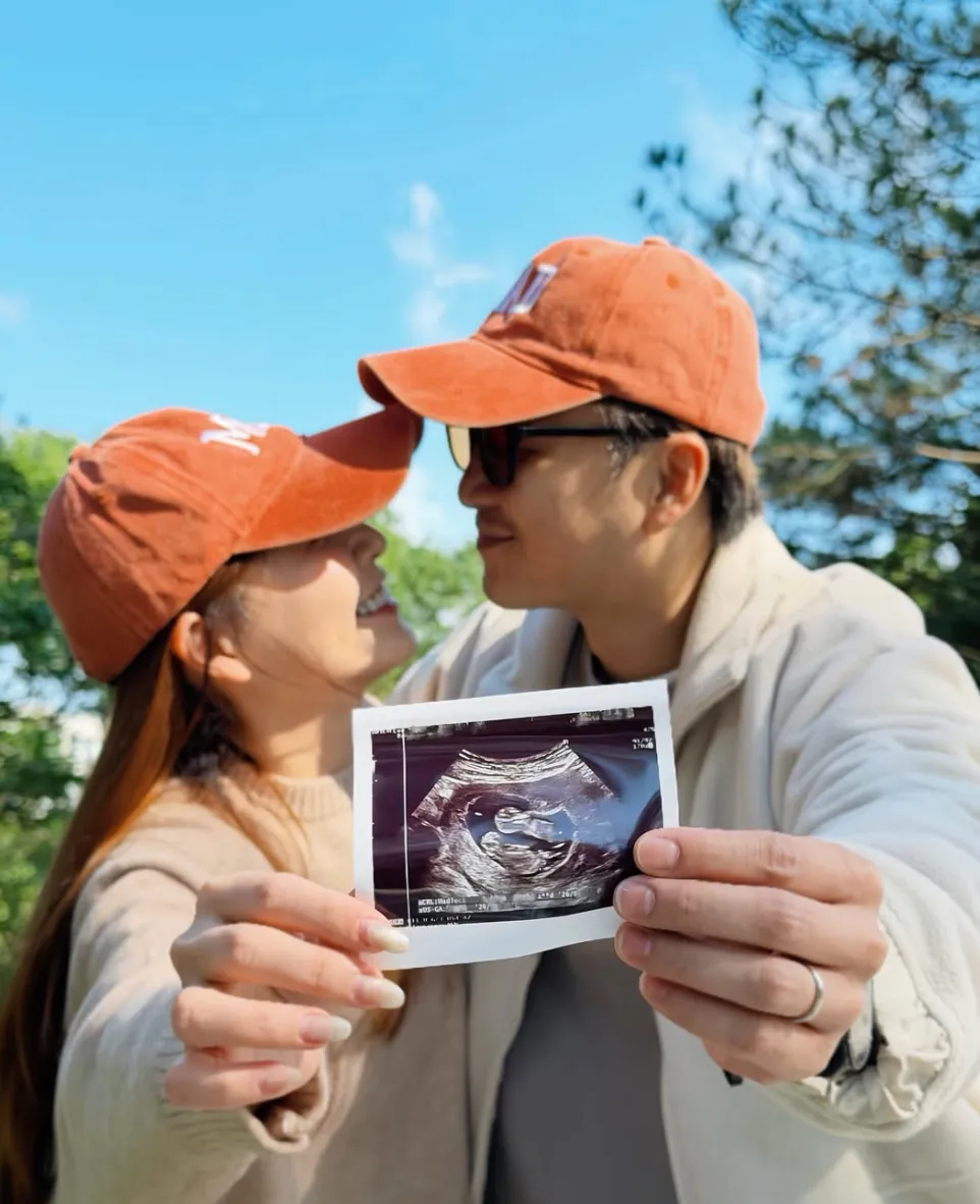 书伟与谢京颖宣布怀孕当新手爸妈。翻摄书伟IG