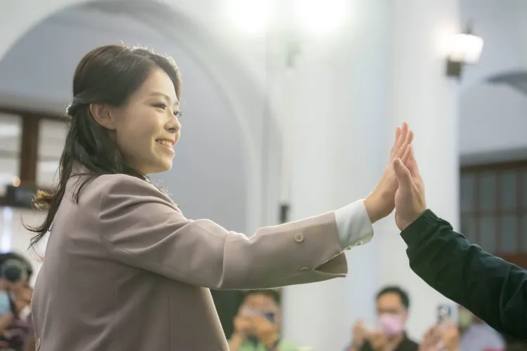 高虹安貪污案無罪　他估可當2026最強母雞：賴總統越來越艱難