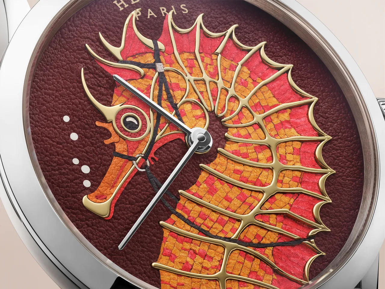 爱马仕Slim d'Hermès Hippocampe 工艺腕表。品牌提供