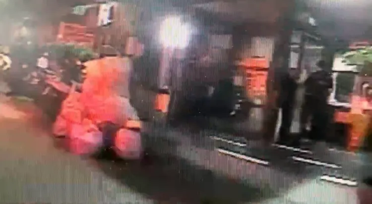 楊男動手傷人後逃離家中，手機也未帶，警方搜尋一夜無所獲，呼籲他出面投案。民眾提供