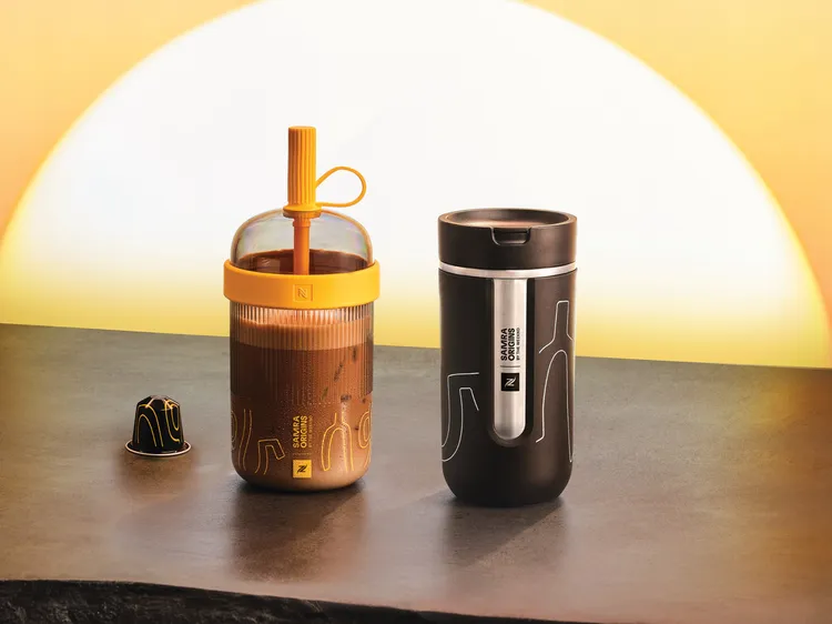 Samra系列以濃厚文化印記打造的獨特色調，不僅保溫實用、外型搶眼，更是穿梭城市間的風格單品，是「每日必備型」交換禮物首選。業者提供