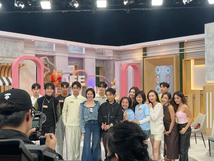 張越河年初登上《小姐不熙娣》，因對小S襲胸、觸碰私密處引爭議，事後道歉稱屬意外。翻攝張越河Threads