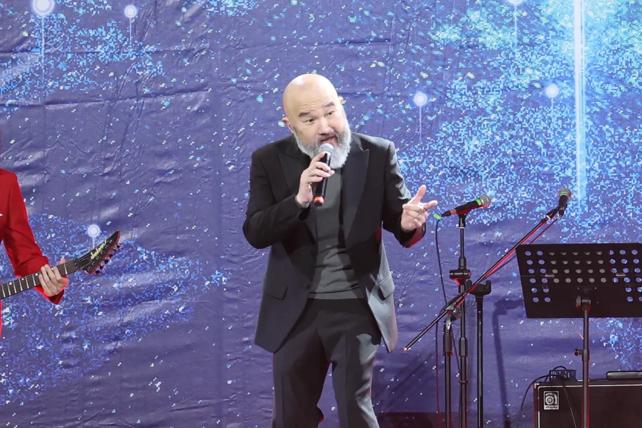 辛龙12日复出尾牙场，一连献唱3首歌曲。庄宗达摄