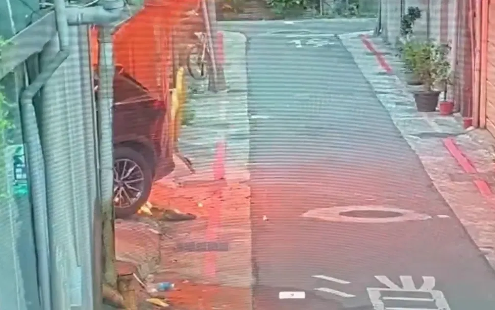 张文骑乘机车在北市纵火。翻摄画面