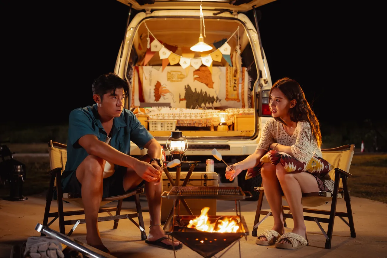 王柏杰（左）、安心亚难忘在澎湖拍摄的时光。米神国际提供 