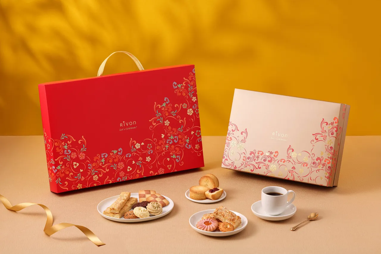 礼坊午茶礼盒长年以来备受企业青睐，是年节馈赠客户、合作伙伴或感谢员工的最佳礼盒选择。春绽午茶(左)、鎏金午茶礼盒(右)。业者提供