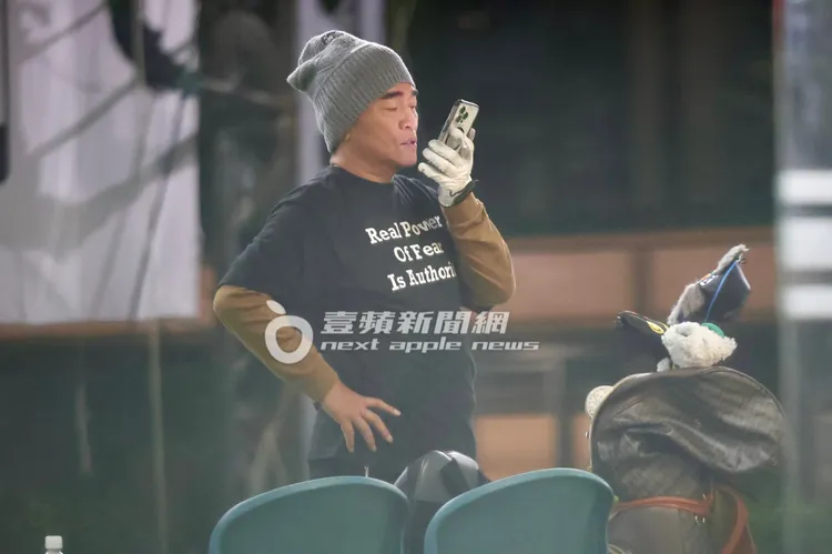 練球期間吳宗憲錄製語音訊息傳給友人。特勤中心攝