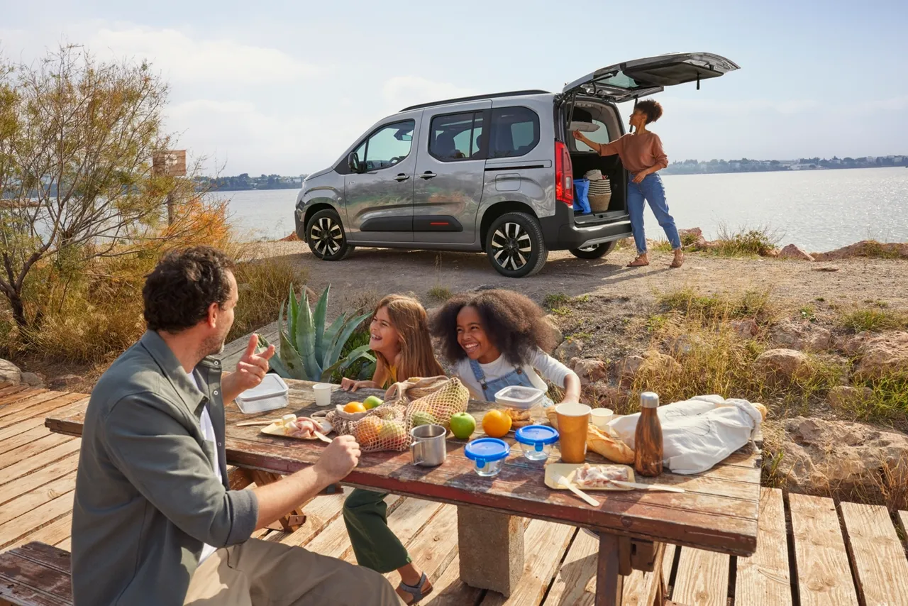 CITROËN BERLINGO以宽敞车室、灵活收纳、多变座椅机能与1.5升涡轮柴油引擎的节税优势获得市场青睐。原厂照片