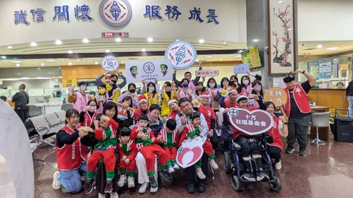 「慢飞天使」至台电服务处快闪表演　洽公民众惊艳