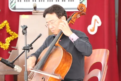 中钢携手大提琴家办「监狱音乐会」　中龙回馈乡里推多语教育