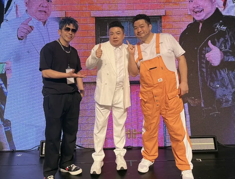 台一线东谚(左起)制作舞台剧《萌言大哥大》，找来董至成、巨炮帮忙。秀卡司娱乐提供