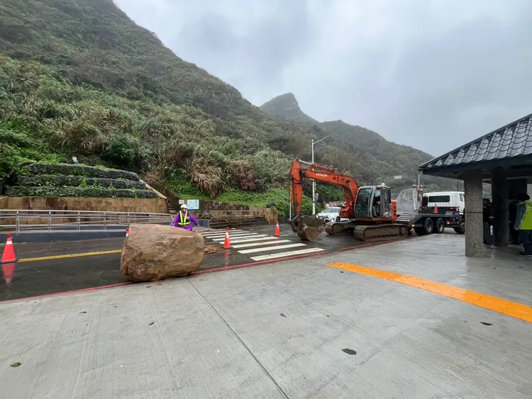 工務處獲報後已緊急調派廠商前往排除。翻攝照片