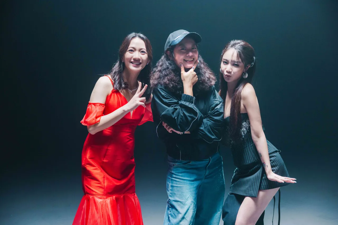 怪诞导演郭佩萱赞Kimberley与范宸菲的演出真诚且充满能量。新视纪整合行销提供