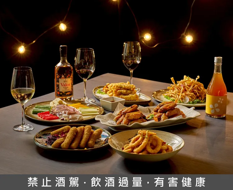 瀚寓酒店于弈梦红楼推出「跨年之夜限定派对」，生啤调酒畅饮、搭酒美馔无限享用，每人 3200元起+10%。瀚寓酒店提供