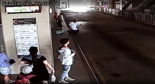 公車月台標線退色害旅客踩空骨折　被判國賠30萬！中市交通局回應了