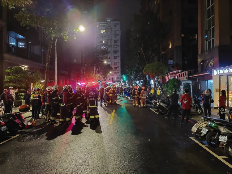 警消到場滅火。翻攝畫面