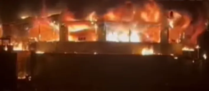 印度果阿人气夜店大火，至少23人罹难，包含多名观光客。翻摄X@Arporafire