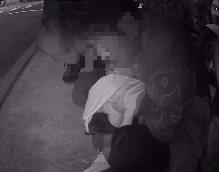 張男醉到語焉不詳。翻攝畫面