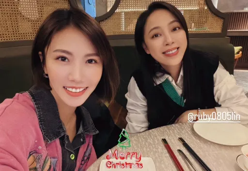 大牙揪「无聊邻居」吃平安夜大餐　感慨圣诞节失去「很重要的人」