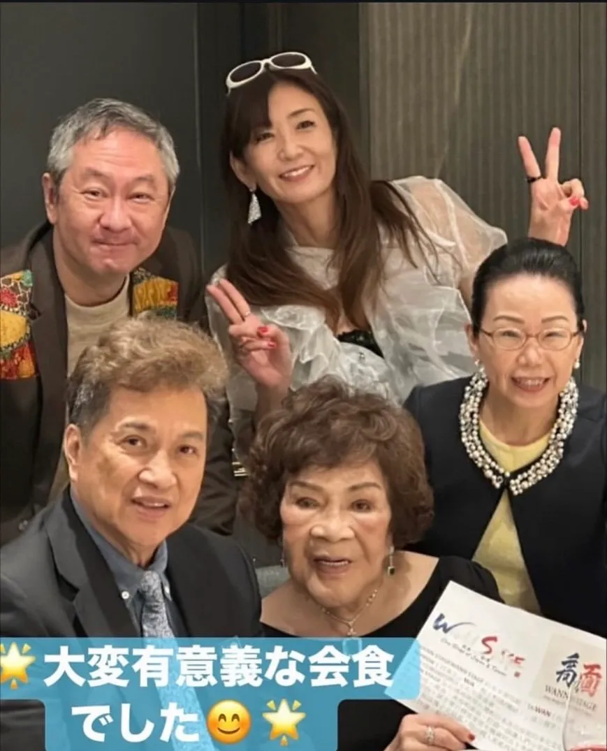 主办单位田丸树博社长率团，并特别 邀请日本艺人中岛史惠，亲到台北邀请周游、李朝永以及宣昶有夫妇参加大会。李朝永提供