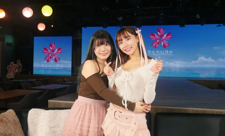 林襄（右）傳出和經紀人莉奈鬧僵遭冷凍，工作量和收入銳減。資料照片