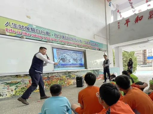 北捷恐攻忧模仿效应！新北警入校宣导紧急避难　遇危机僵住「1动作」可救命