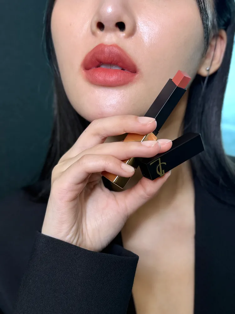 YSL Beauty奢華煙管柔霧唇膏#314。張家玲攝