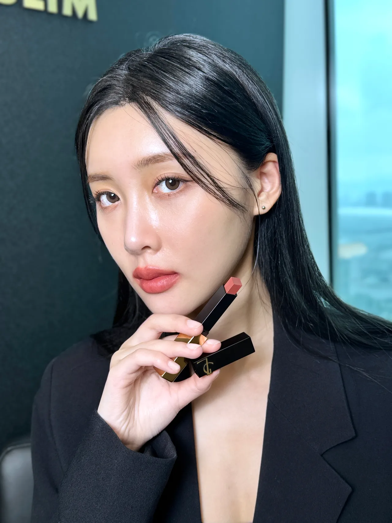 YSL Beauty奢华烟管柔雾唇膏#314。张家玲摄