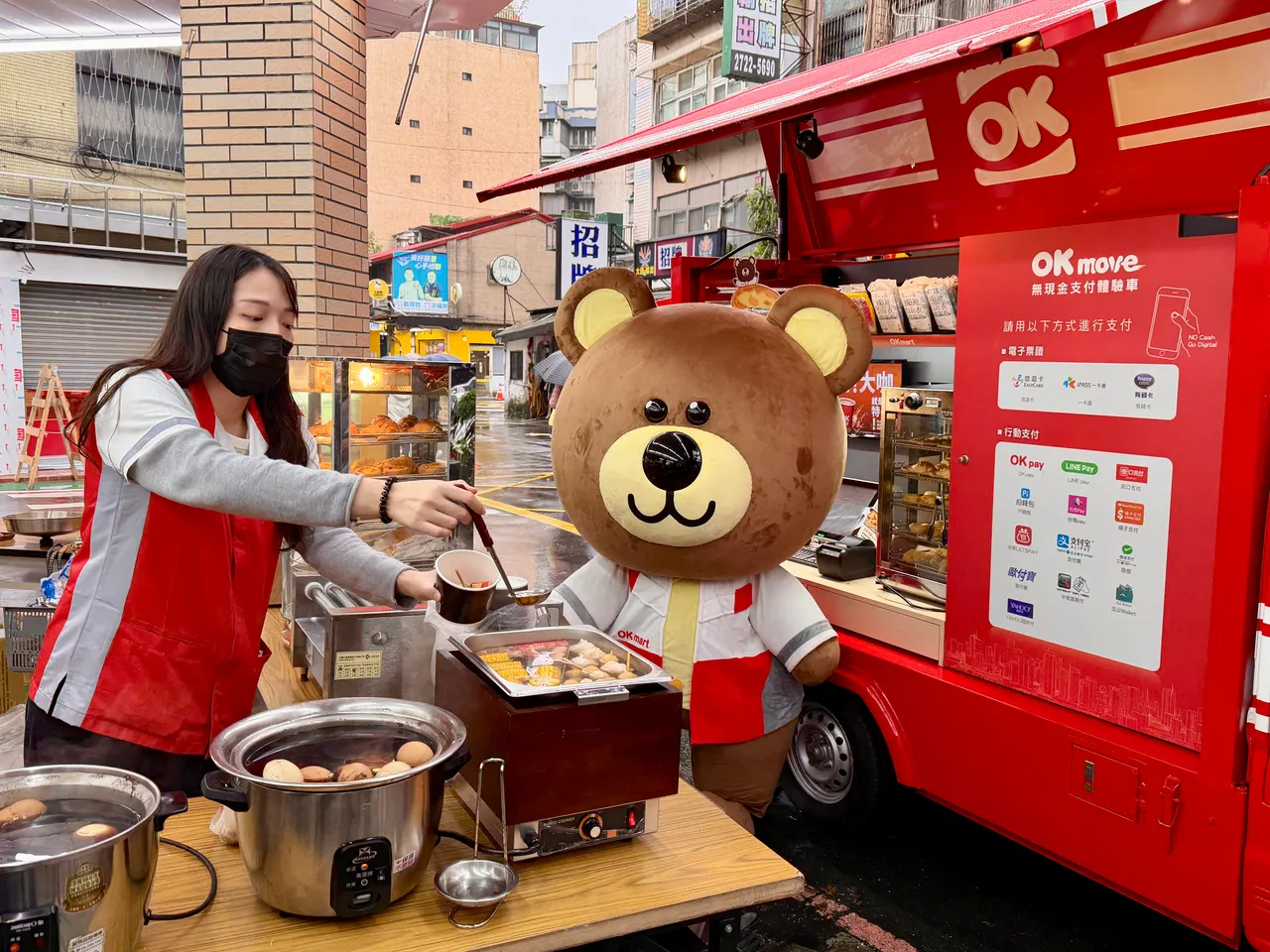 跨年超商「这商品」飙10倍业绩！101烟火估涌10万人　行动车进驻信义商圈