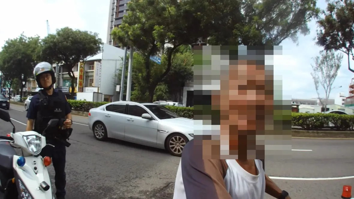 员警问魏男是否又喝酒，他爽快说「有啊，我每天都有喝！」民众提供