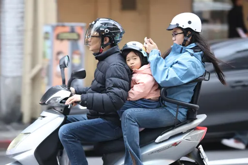 入冬最强冷空气报到！周末低温恐剩12°C　恐冷到「下周这时」