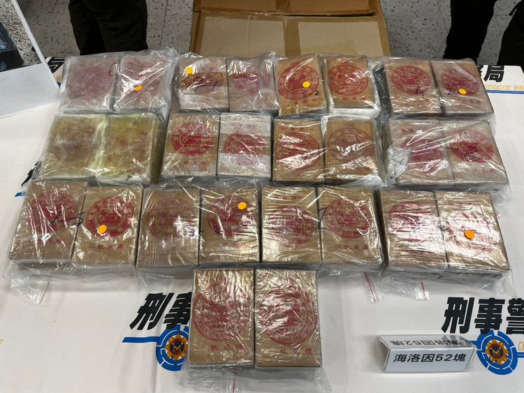 「藝術燈」夾藏走私市值2億海洛因磚　刑事局逮2女1男泰籍收貨人