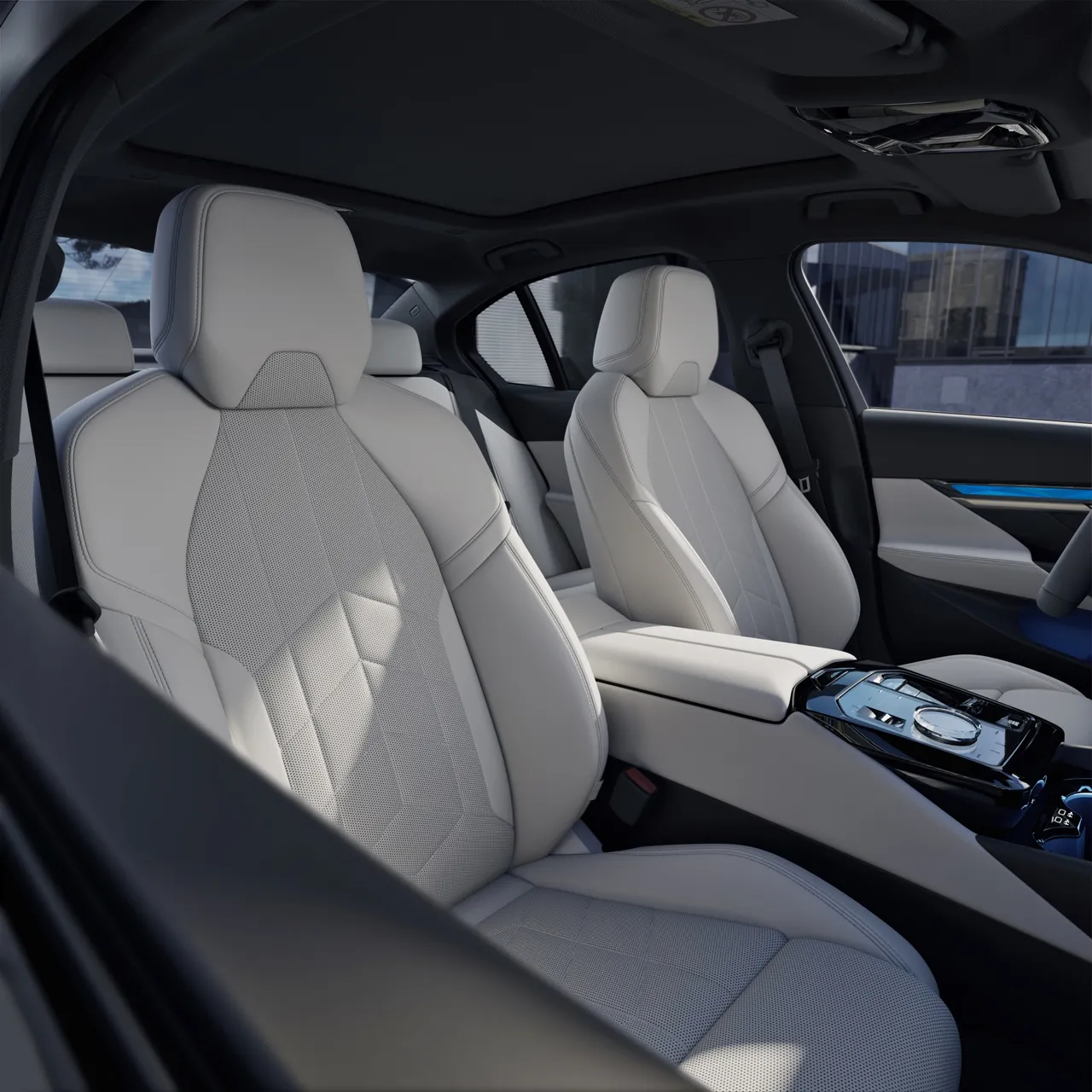 BMW 520i M Sport Sedan与Touring首次导入双前座通风座椅，并同步升级Bowers & Wilkins顶级音响系统。业者提供